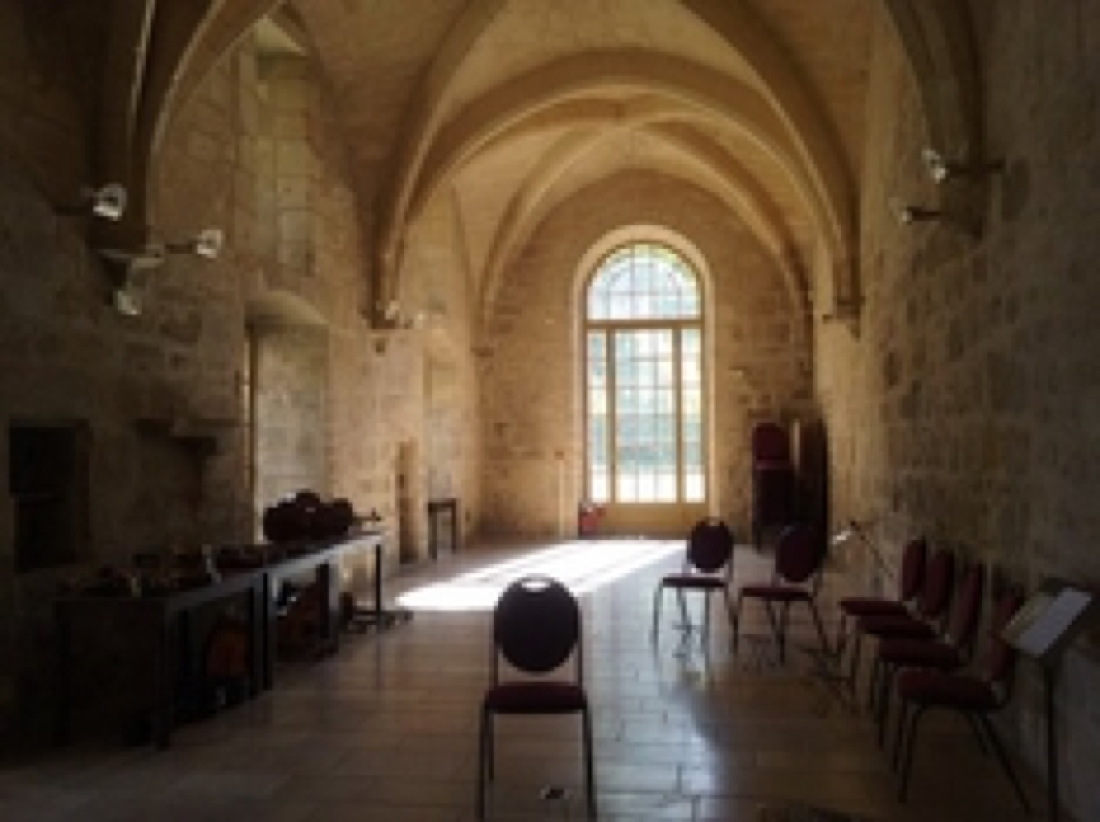 Der gewölbte Saal der Abtei Royaumont